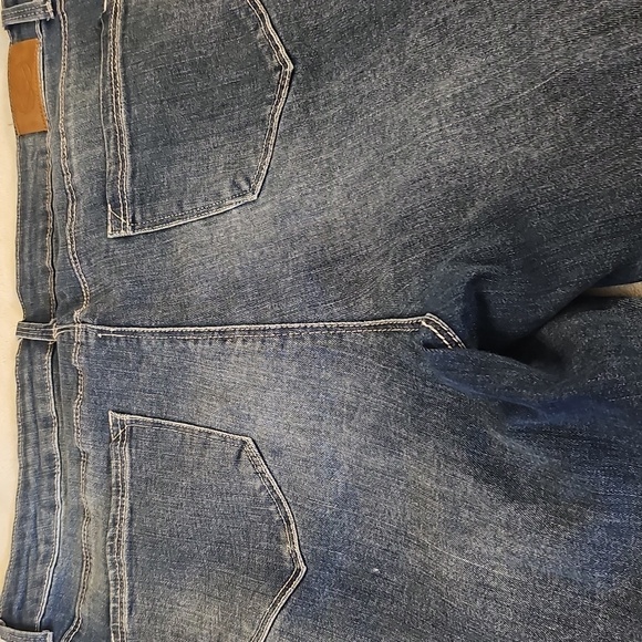 ONE 5 One Unique Design 5 Pocket Button/Zip Distressed Capri Jeans Size 14 EUC - Picture 12 of 14